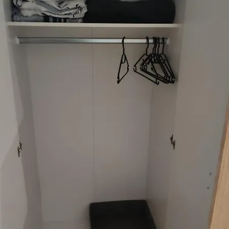 아파트 Work And 6 Betten Kueche Bad